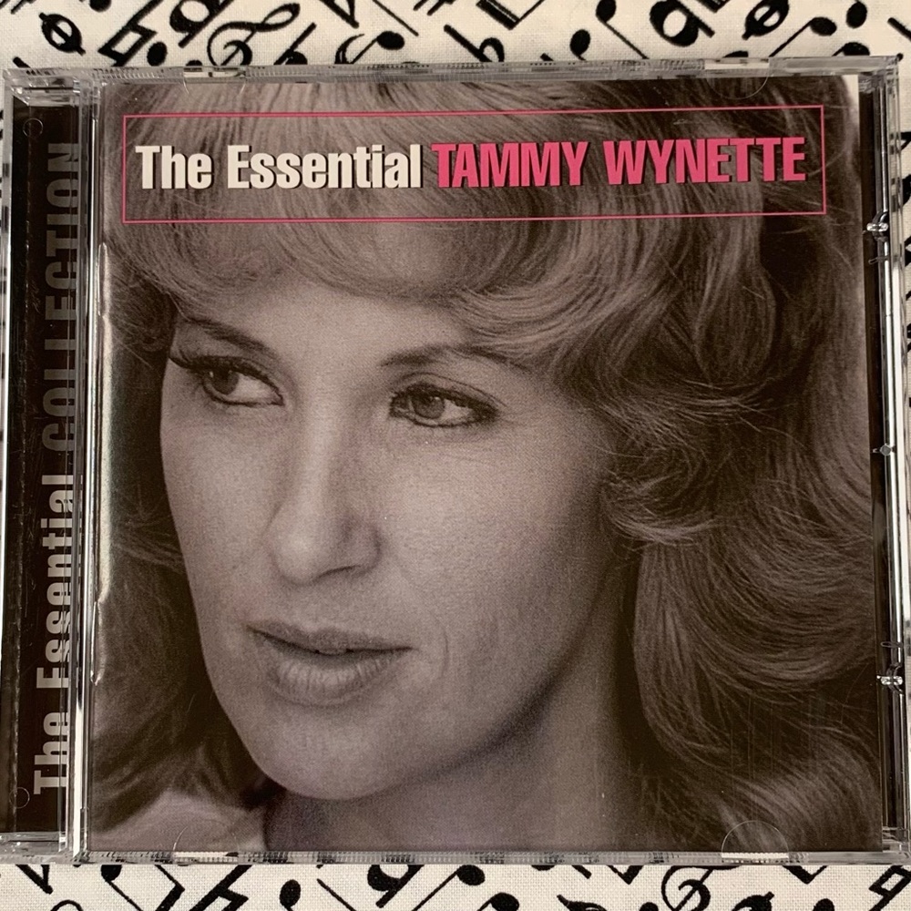 Tammy Wynette. The Essential Tammy Wynette. 2004. CD.